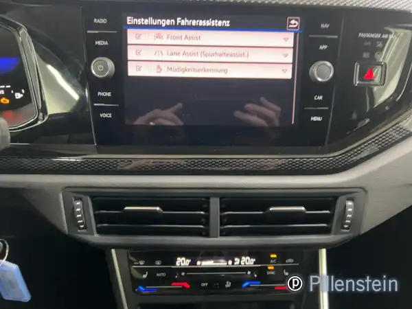 VW POLO (10/17)