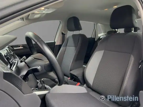 VW POLO (6/17)