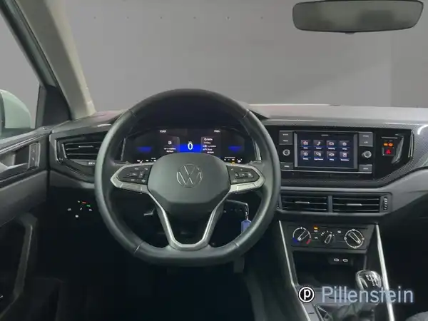 VW POLO (7/17)