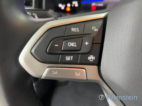 VW POLO (9/17)