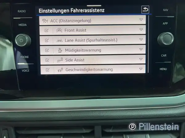 VW POLO (10/16)
