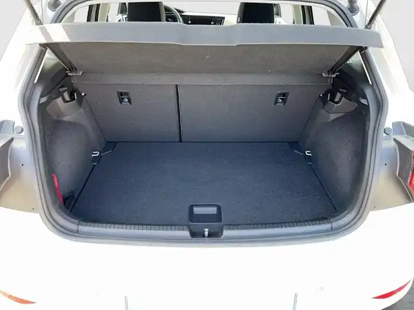 VW POLO (14/21)