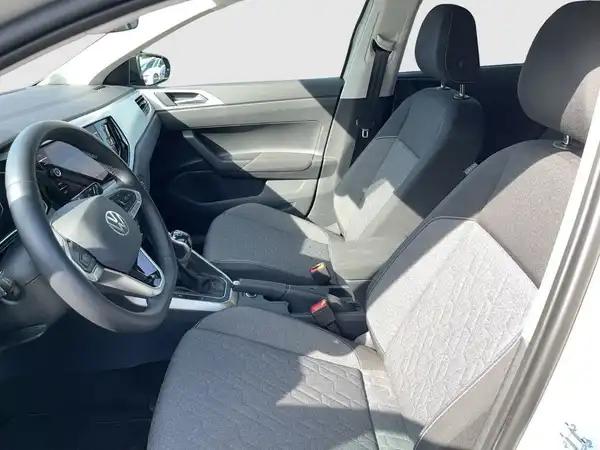 VW POLO (10/21)