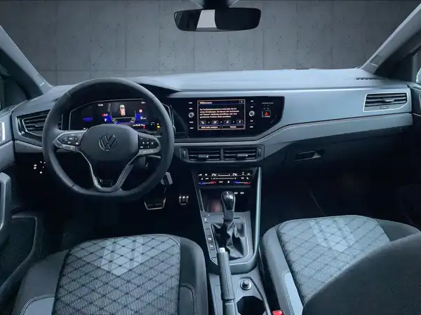 VW POLO (11/16)