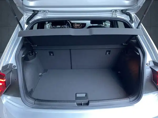 VW POLO (13/16)