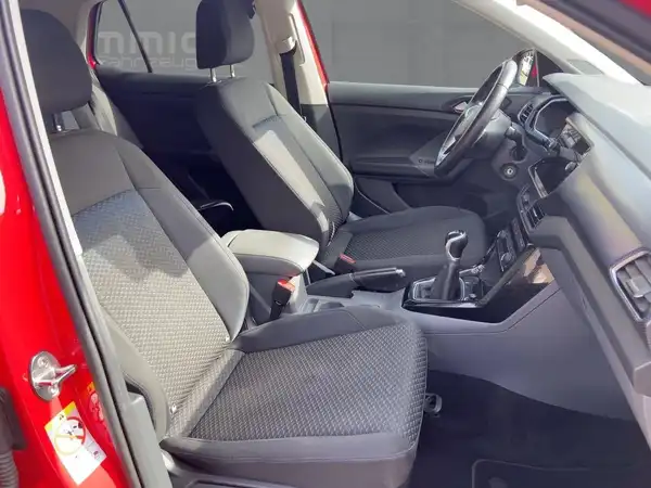 VW T-CROSS (9/15)