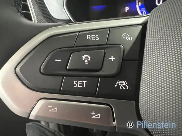 VW T-CROSS (12/15)