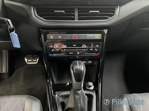 VW T-CROSS (8/15)