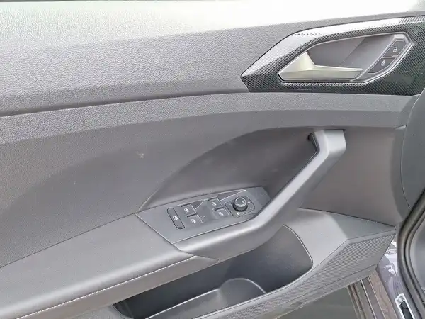 VW T-CROSS (10/20)