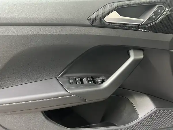 VW T-CROSS (6/16)