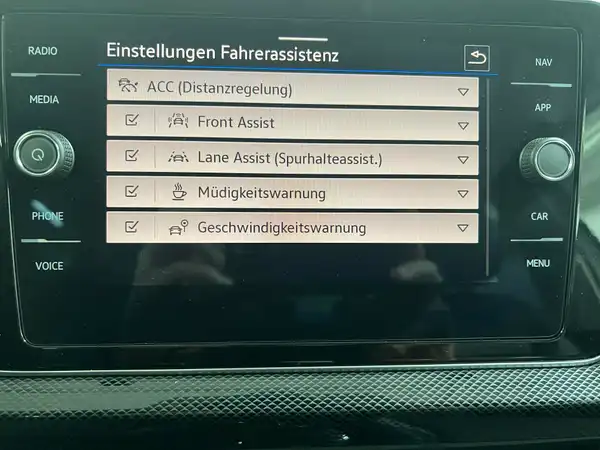 VW T-CROSS (10/16)