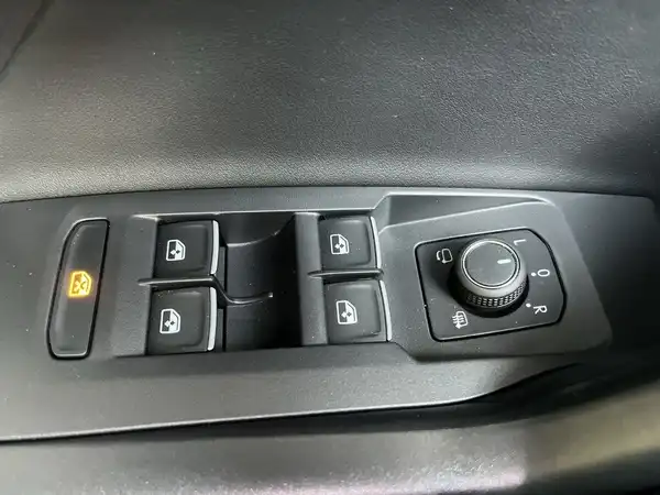 VW T-CROSS (21/26)