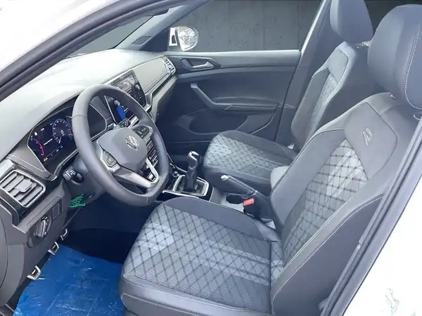 VW T-CROSS (9/15)
