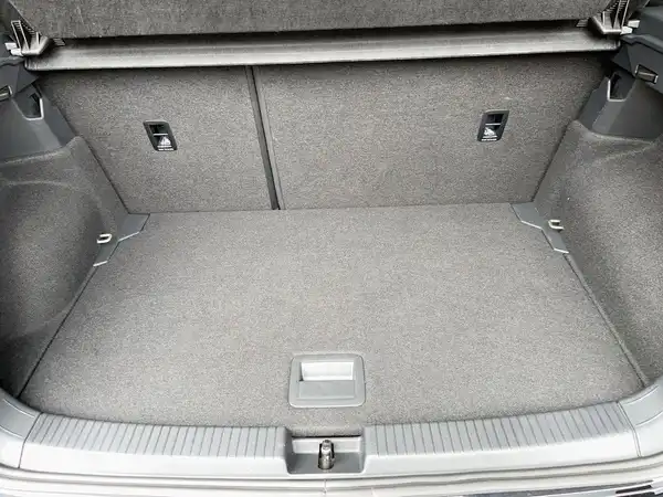 VW T-CROSS (10/21)