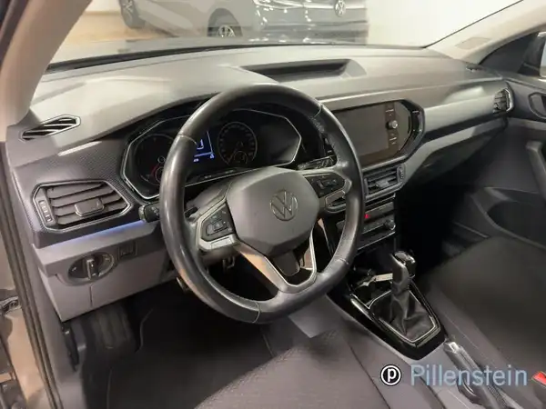 VW T-CROSS (8/17)
