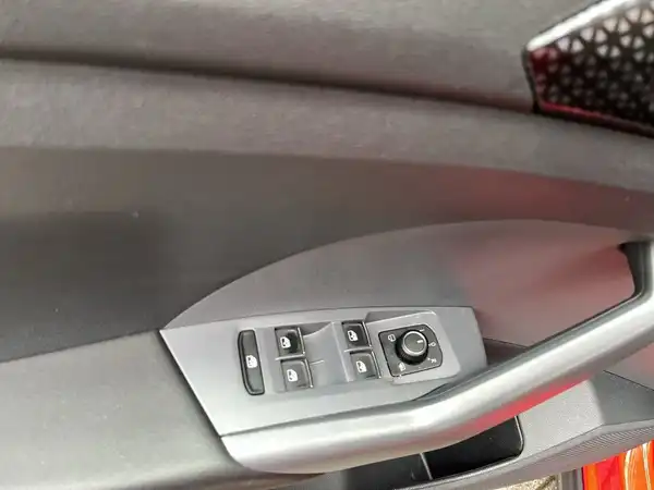 VW T-CROSS (11/16)