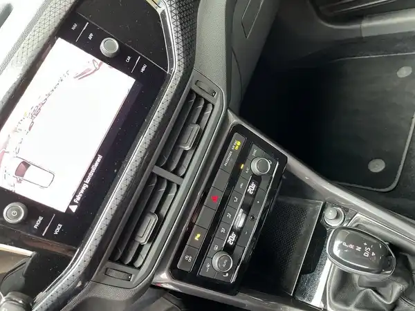 VW T-CROSS (15/16)