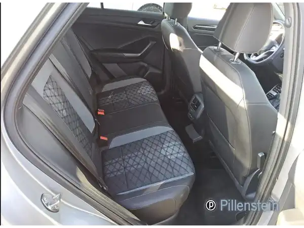 VW T-ROC (6/7)