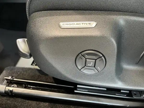 VW T-ROC (14/16)