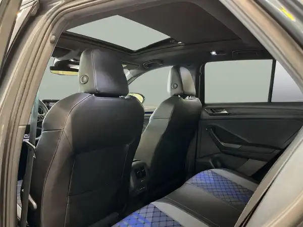 VW T-ROC (14/18)