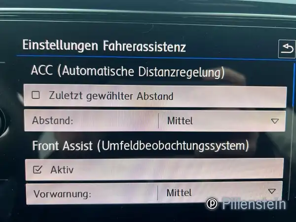VW T-ROC (10/15)