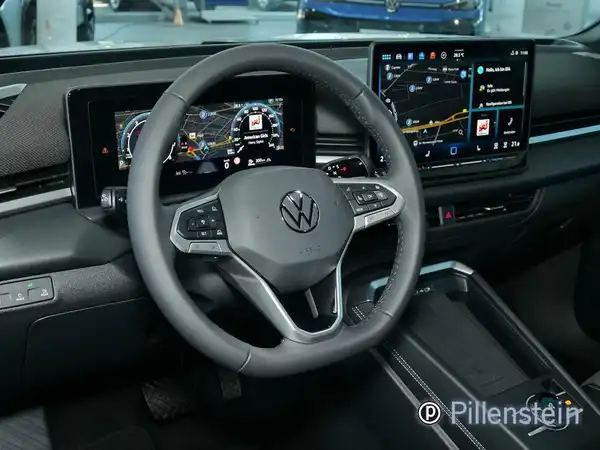 VW T-ROC (6/11)