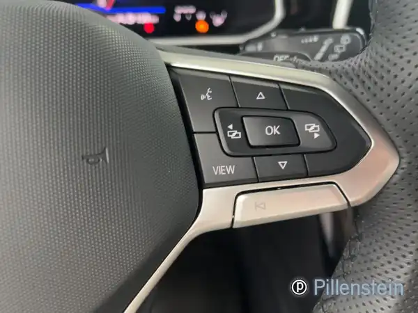 VW T-ROC (11/16)