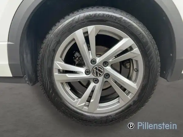 VW T-ROC (4/16)