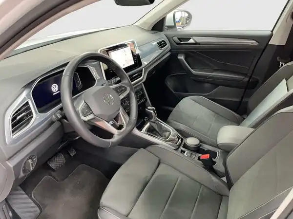 VW T-ROC (10/15)