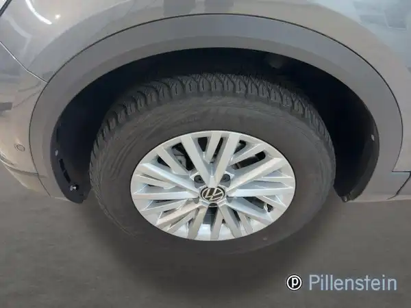 VW T-ROC (6/16)