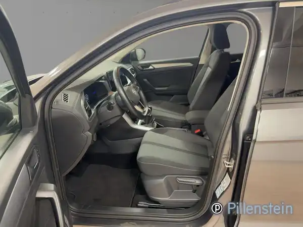 VW T-ROC (7/16)