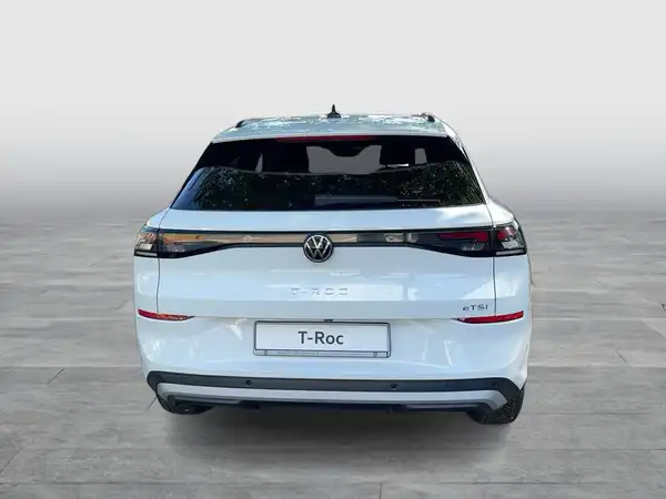 VW T-ROC (4/15)