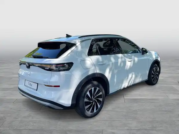 VW T-ROC (5/15)