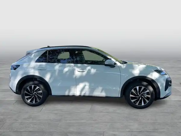 VW T-ROC (6/15)