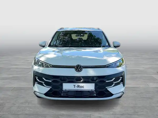 VW T-ROC (8/15)