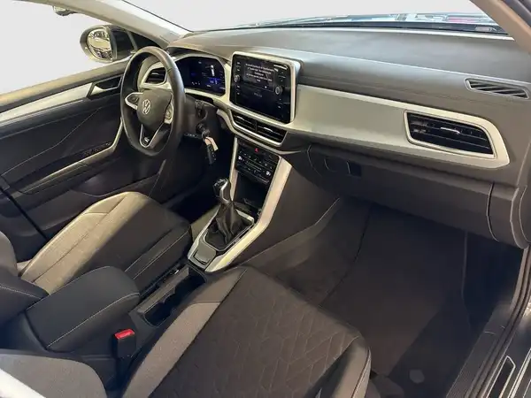 VW T-ROC (15/19)