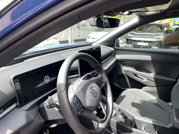 VW T-ROC (17/21)