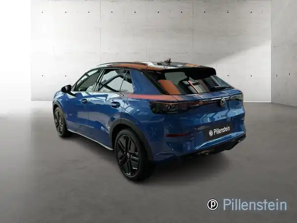 VW T-ROC (2/15)