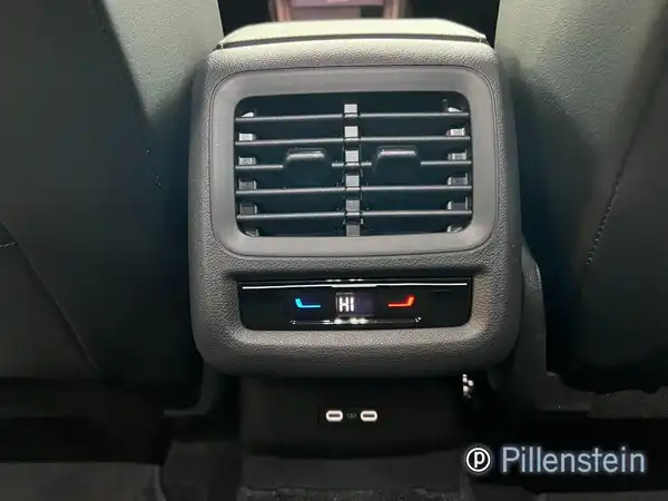 VW T-ROC (13/15)