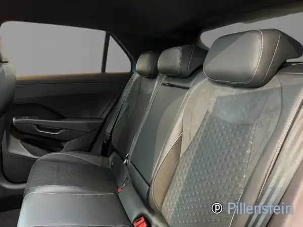 VW T-ROC (14/15)