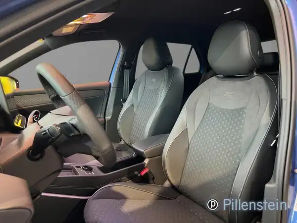 VW T-ROC (4/15)