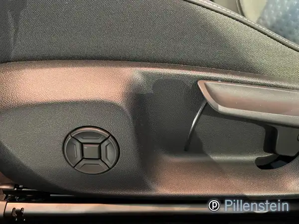 VW T-ROC (7/15)