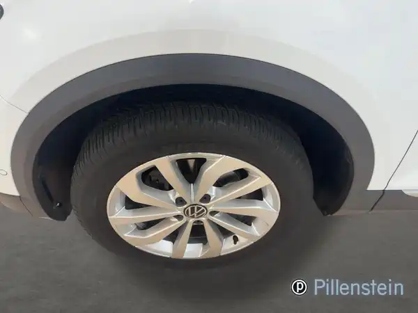 VW T-ROC (6/16)