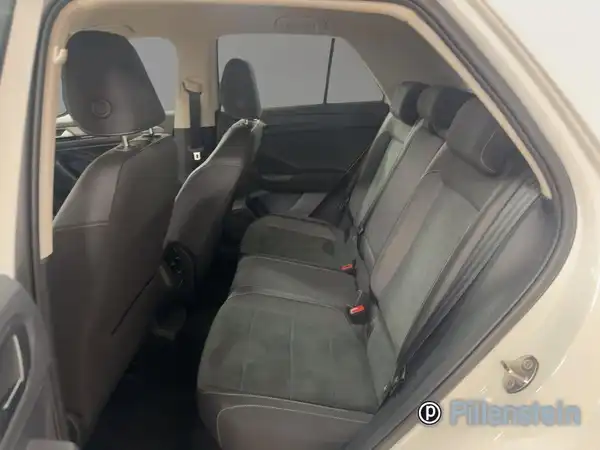 VW T-ROC (10/16)