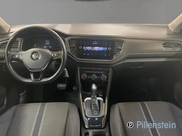 VW T-ROC (10/16)