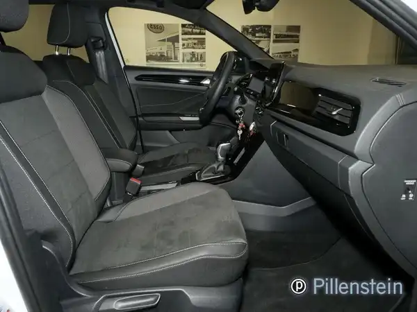 VW T-ROC (4/11)