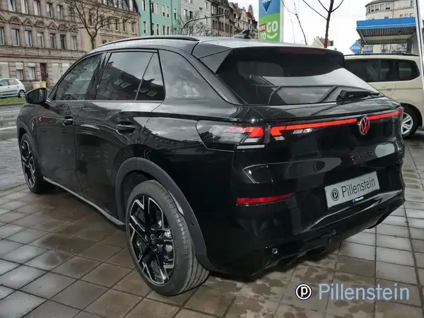 VW T-ROC (2/12)