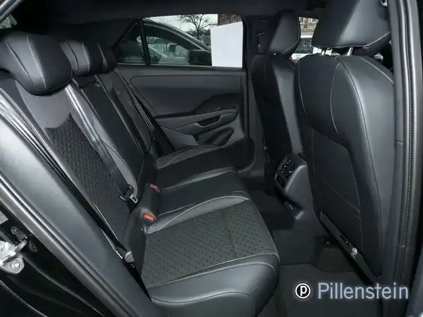VW T-ROC (5/12)