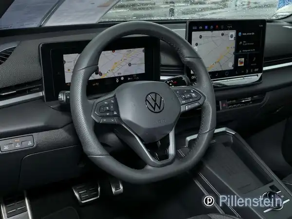 VW T-ROC (6/12)