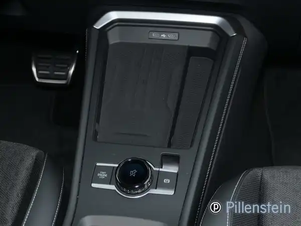 VW T-ROC (8/12)
